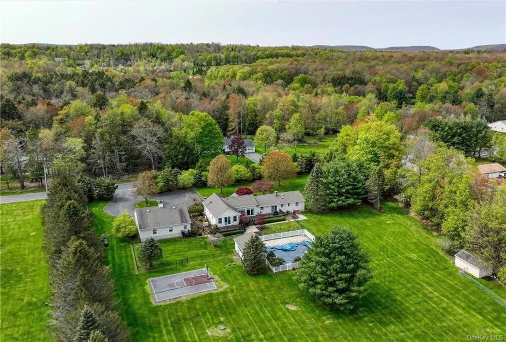Escape To The Catskills Liberty Esterno foto